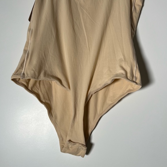 Nude bodysuit from Skims - Picture 4 of 4
